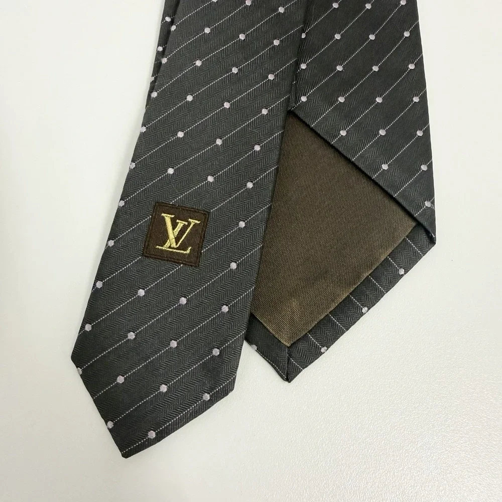 Louis Vuitton description louis